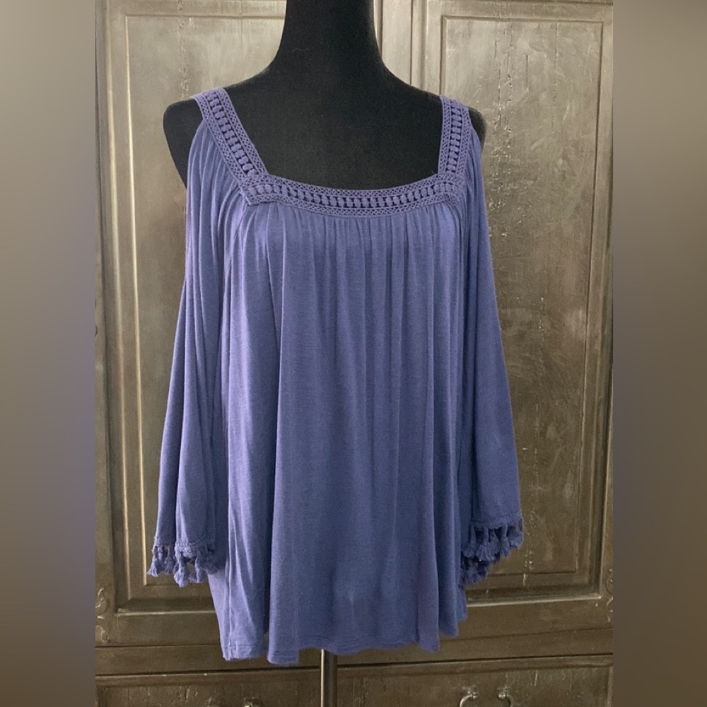 Shannon Ford NY- qtr sleeves OS navy tunic top with lace trim& fringes- size XL